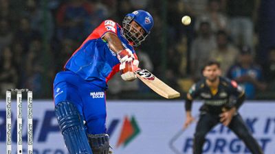 DC vs GT: 6,6,6... दिल्ली के मैदान पर आया ऋषभ पंत का तूफान, मोहित शर्मा के एक ओवर में उड़ा दिए 31 रन, VIDEO गुजरात के खिलाफ छक्का लगाते ऋषभ पंत