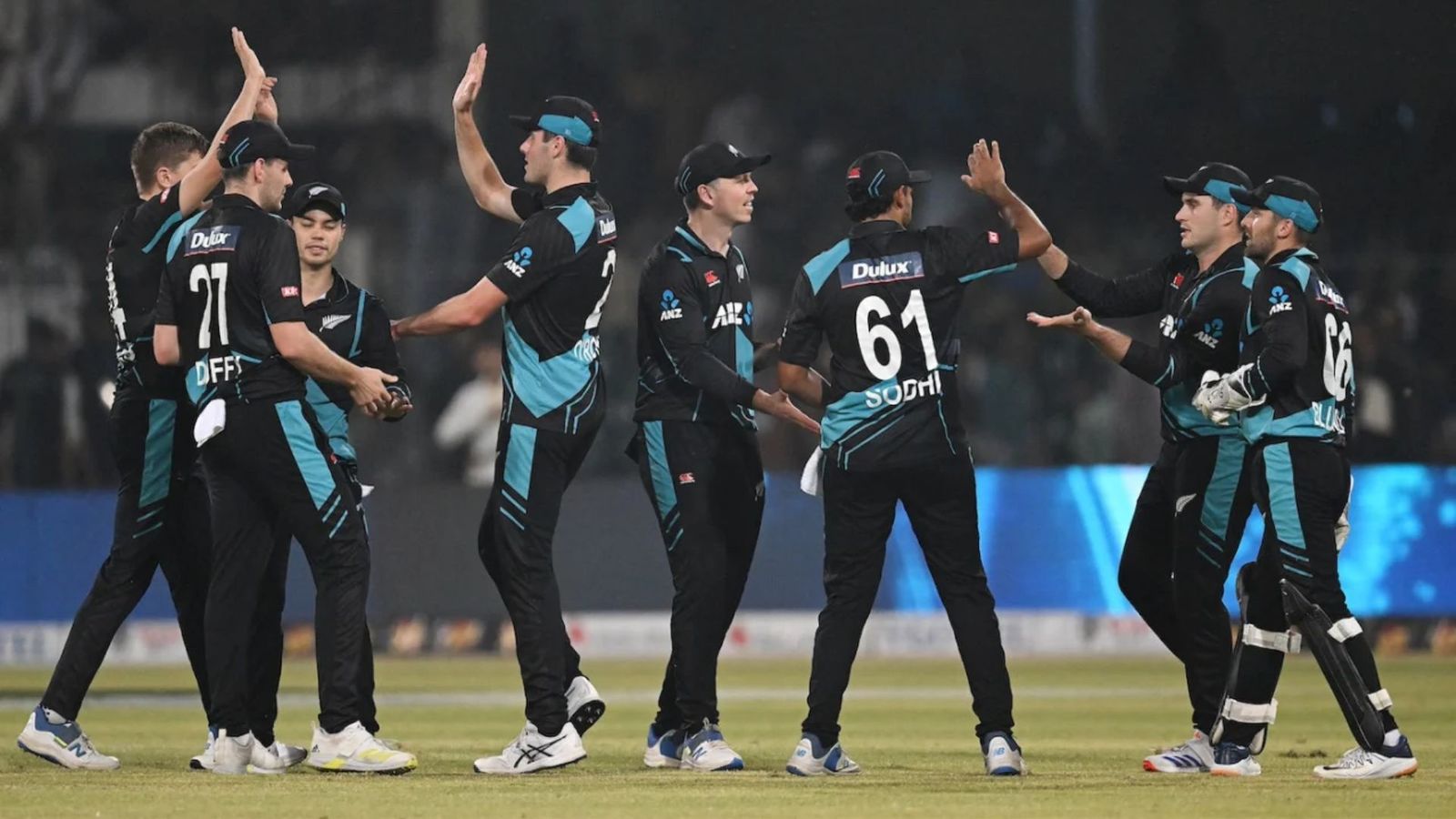 PAK vs NZ: पाकिस्तान ने दूसरा टी20 खेल रहे खिलाड़ी के आगे घुटने टेके, बाबर आजम बुरी तरह फ्लॉप, न्यूजीलैंड सीरीज जीत के करीब PAK vs NZ: पाकिस्तान ने दूसरा टी20 खेल रहे खिलाड़ी के आगे घुटने टेके, बाबर आजम बुरी तरह फ्लॉप, न्यूजीलैंड सीरीज जीत के करीब