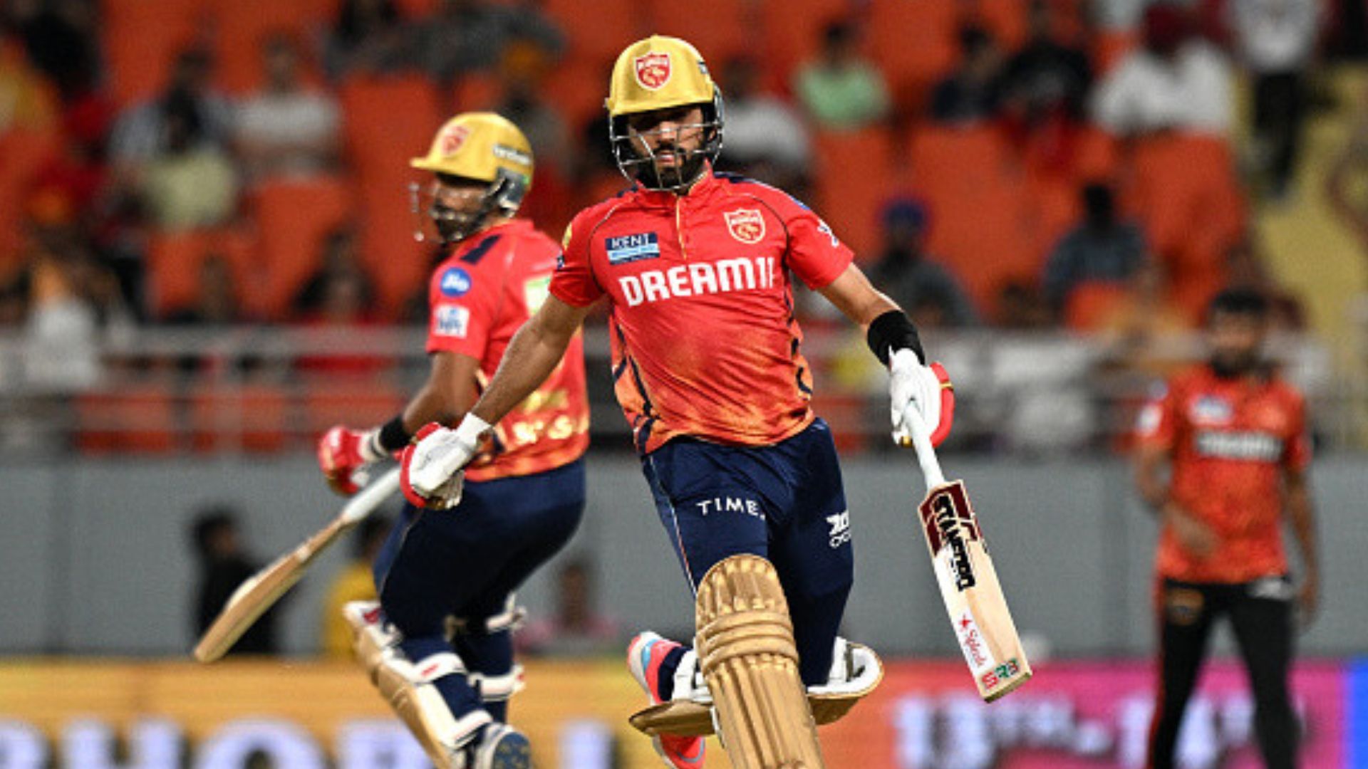 KKR vs PBKS : पंजाब की वर्ल्ड रिकॉर्ड जीत के बाद उसके खिलाड़ी ने छोड़ा टीम का साथ, बीच IPL 2024 सीजन ये धुरंधर लौटा घर 