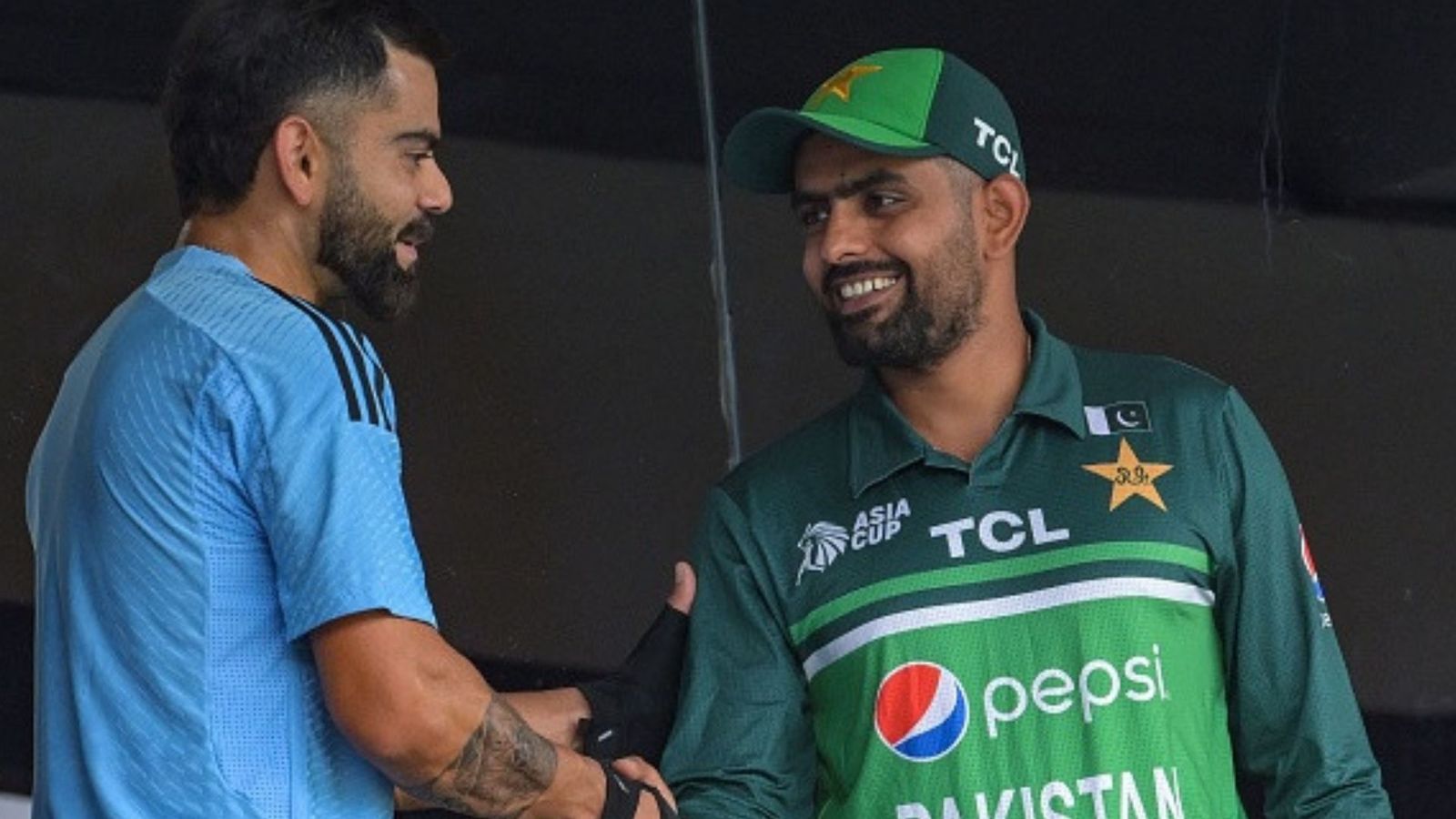 Virat Kohli vs Babar Azam : विराट कोहली से तुलना पर बाबर आजम को पाकिस्तान के मोहम्मद हफीज ने दी सलाह, कहा - पहले आधुनिक क्रिकेट के अनुसार... Virat Kohli vs Babar Azam : विराट कोहली से तुलना पर बाबर आजम को पाकिस्तान के मोहम्मद हफीज ने दी सलाह, कहा - पहले आधुनिक क्रिकेट के अनुसार...