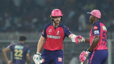 राजस्थान रॉयल्स के स्टार खिलाड़ी ने IPL 2024 को कहा बोरिंग, कहा- अब तो मजा नहीं आ रहा क्योंकि... आईपीएल 2024 सीजन में केकेआर के खिलाफ मैच के दौरान जोस बटलर के साथ रोवमैन पॉवेल