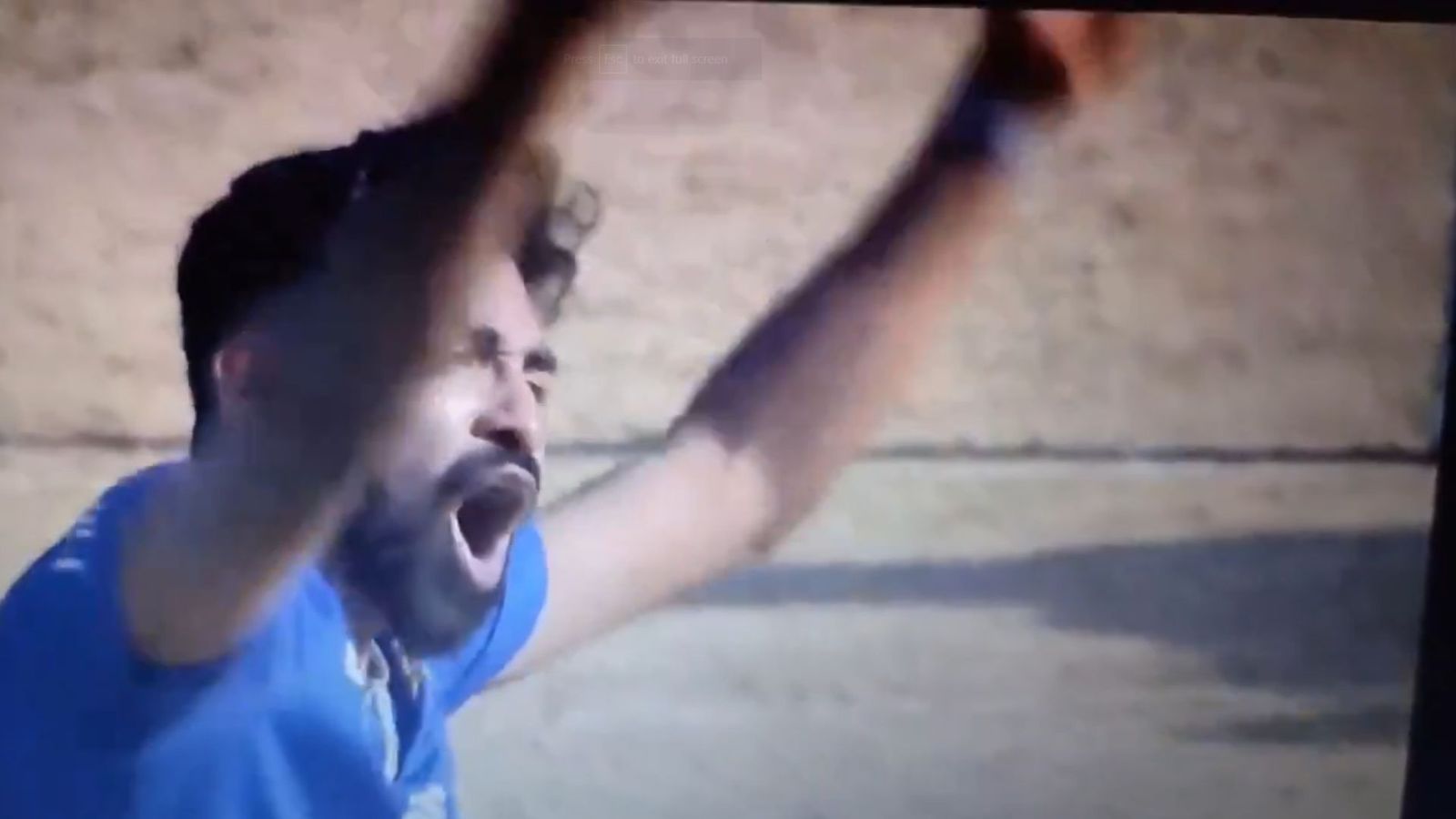 41 गेंद पर शतक ठोक RCB को जिताने वाले विल जैक्स के साथ मोहम्मद सिराज ने अच्छा नहीं किया, सबके सामने... 41 गेंद पर शतक ठोक RCB को जिताने वाले विल जैक्स के साथ मोहम्मद सिराज ने अच्छा नहीं किया, सबके सामने...