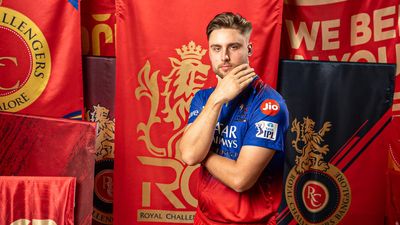Will Jacks Records: 15वें ओवर में फिफ्टी, 16वें ओवर में शतक... विल जैक्स ने ऐसे तोड़े IPL इतिहास के ये 3 बड़े रिकॉर्ड विल जैक्स ने आऱसीबी के लिए तूफानी शतक लगाया. Photo: RCB