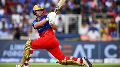 विल जैक्स का RCB को हैरतअंगेज जीत दिलाने के बाद बड़ा बयान, कहा- विराट कोहली ने मुझे बचा लिया, जब मैं IPL से दूर चला जाऊंगा तो... विल जैक्स ने आरसीबी की तरफ से 100 रन की पारी खेली.