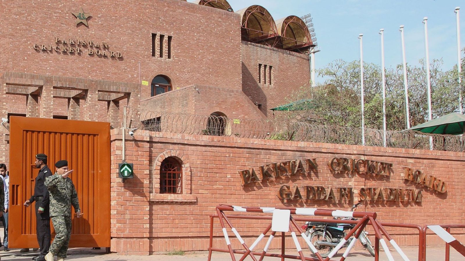 Pakistan Team Squad: पाकिस्तान ने 17 सदस्यीय टीम का किया ऐलान, इस दिग्गज के हाथों में सौंपी कमान, जानें पूरा शेड्यूल Pakistan Team Squad: पाकिस्तान ने 17 सदस्यीय टीम का किया ऐलान, इस दिग्गज के हाथों में सौंपी कमान, जानें पूरा शेड्यूल