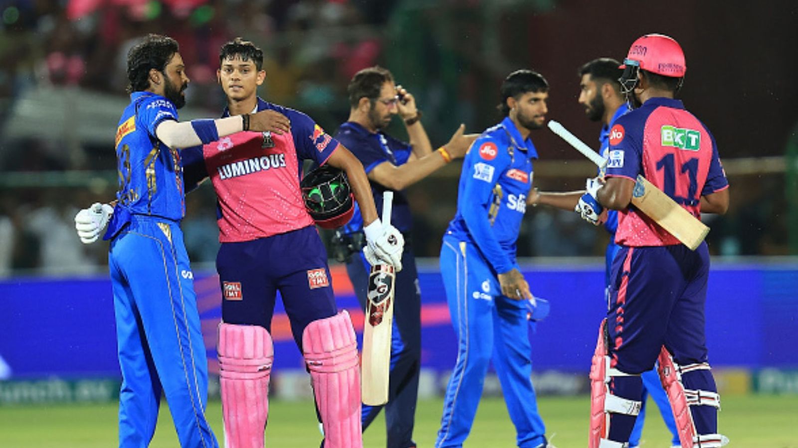 तू जैसा है वैसा ही रहियो! टी20 वर्ल्ड कप टीम में राजस्थान के 'चिंटो ब्रो' के चयन पर चहल का रिएक्शन वायरल, VIDEO तू जैसा है वैसा ही रहियो! टी20 वर्ल्ड कप टीम में राजस्थान के 'चिंटो ब्रो' के चयन पर चहल का रिएक्शन वायरल, VIDEO