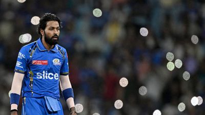 MI vs KKR : हार्दिक पंड्या को मुंबई इंडियंस की हार पर इरफ़ान पठान ने जमकर सुनाई खरी-खोटी, कहा - उनकी कहानी खत्म और... केकेआर के खिलाफ मैच के दौरान हार्दिक पंड्या