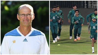 पाकिस्तान क्रिकेट में गैरी कर्स्टन को लेकर मचा हड़कंप, टीम के खिलाड़ी ने उठाए सवाल, कहा- खुद को सुरक्षित रखने... गैरी कर्स्टन और प्रैक्टिस के दौरान पाकिस्तान क्रिकेट टीम