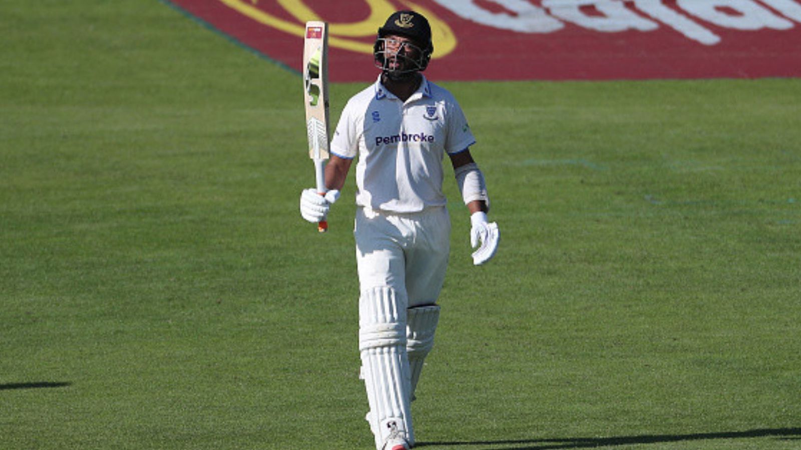 IPL 2024 सीजन से दूर चलने वाले चेतेश्वर पुजारा ने जड़ा 63वां शतक, इंग्लैंड में अपनी टीम को संकट से बचाया IPL 2024 सीजन से दूर चलने वाले चेतेश्वर पुजारा ने जड़ा 63वां शतक, इंग्लैंड में अपनी टीम को संकट से बचाया