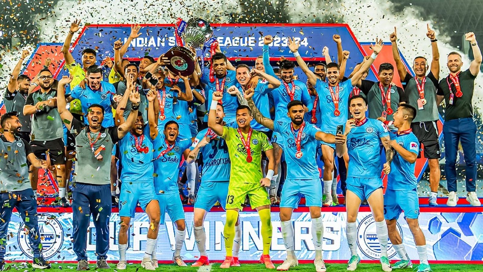 इंग्लिश सीखने ऑस्ट्रेलिया गया, लोगों के झूठे बर्तन धोये, जानें कौन हैं वो कोच? जिसने भारत की इस टीम को बनाया चैंपियन इंग्लिश सीखने ऑस्ट्रेलिया गया, लोगों के झूठे बर्तन धोये, जानें कौन हैं वो कोच? जिसने भारत की इस टीम को बनाया चैंपियन