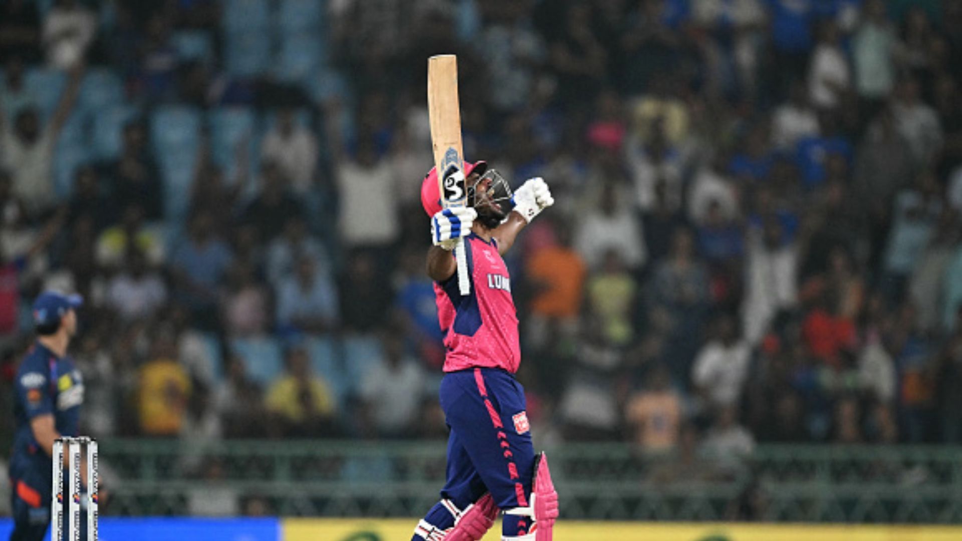 संजू सैमसन को पूर्व ऑस्ट्रेलियाई खिलाड़ी मैथ्यू हेडन ने बताया मास्टर-ब्लास्टर, कहा- उसकी ताकत और खेल... संजू सैमसन को पूर्व ऑस्ट्रेलियाई खिलाड़ी मैथ्यू हेडन ने बताया मास्टर-ब्लास्टर, कहा- उसकी ताकत और खेल...