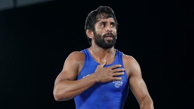 Bajrang Punia suspended: बजरंग पूनिया को नाडा के बाद इंटरनेशनल रेसलिंग बॉडी ने भी किया सस्पेंड, स्टार पहलवान ने विदेश में ट्रेनिंग से भी किया इनकार  बजरंग पूनिया सस्पेंड