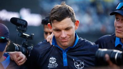 Namibia T20 World Cup Squad: 33 बॉल में शतक ठोकने वाला धुरंधर बाहर, लगातार तीसरी बार इस दिग्गज को मिली कप्तानी गेरहार्ड इरेस्मस नामीबिया के कप्तान हैं.