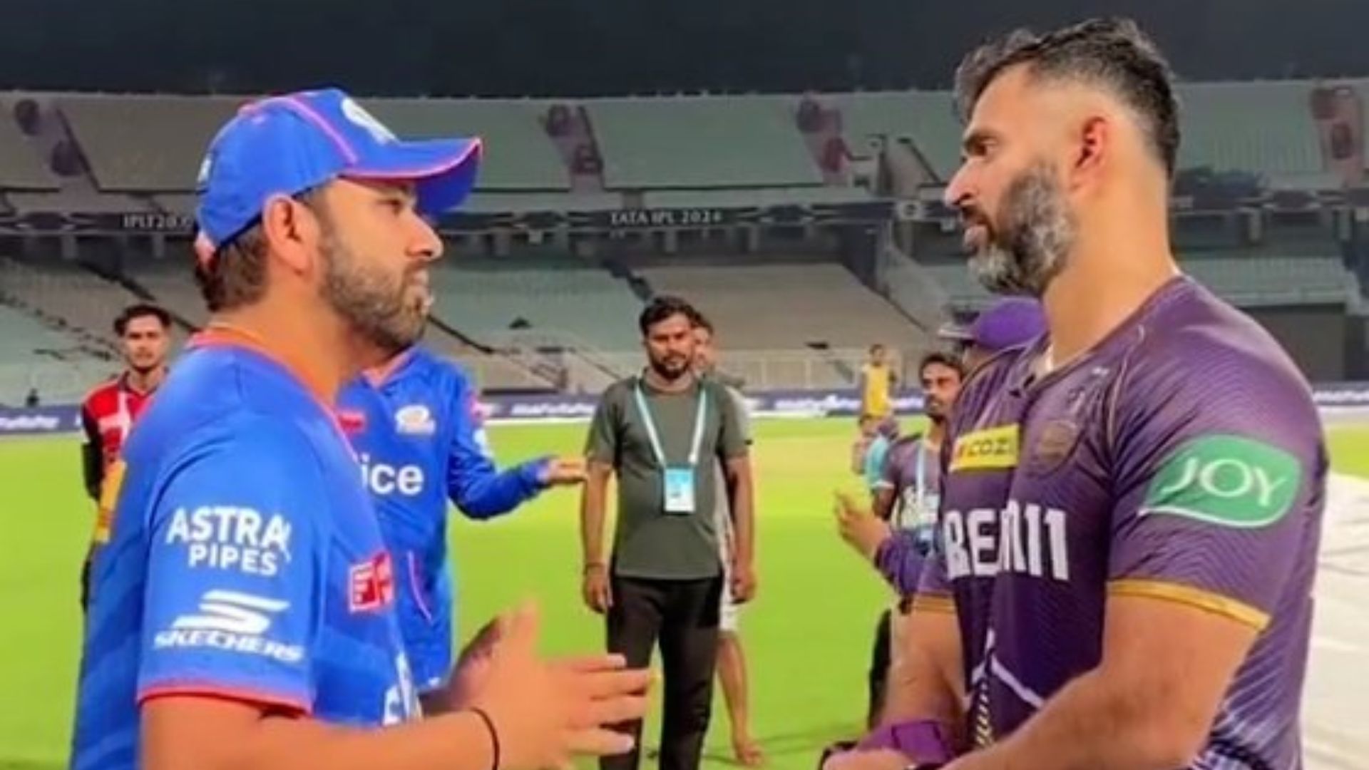 'एक-एक चीज बदल रहे', रोहित शर्मा ने KKR के कोच से की मुंबई इंडियंस मैनेजमेंट की चुगली, मचा बवाल तो कोलकाता ने डिलीट किया शिकायती Video