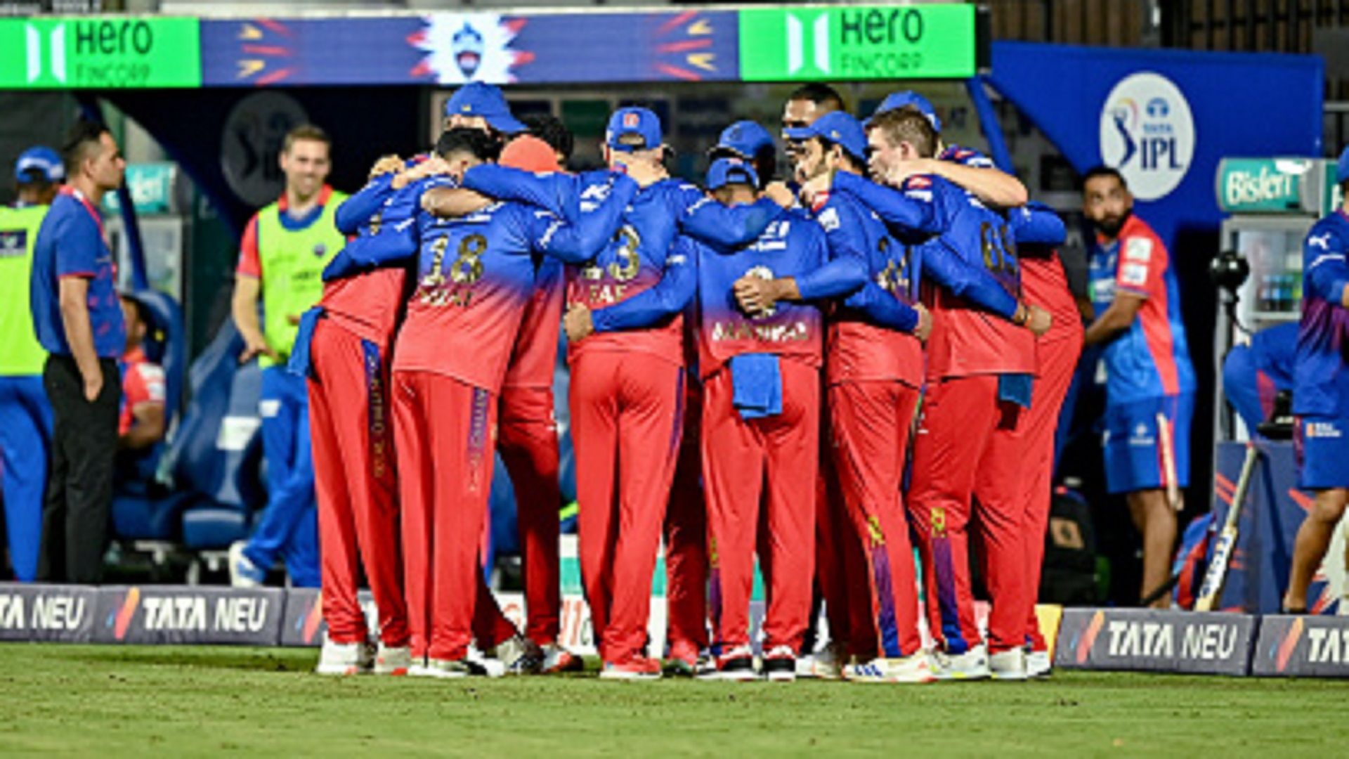 IPL 2024: जीत की पटरी पर लौटने से पहले RCB के ड्रेसिंग रूम का कैसा था मौहाल? कोहली के साथी ने खोल दिया राज 