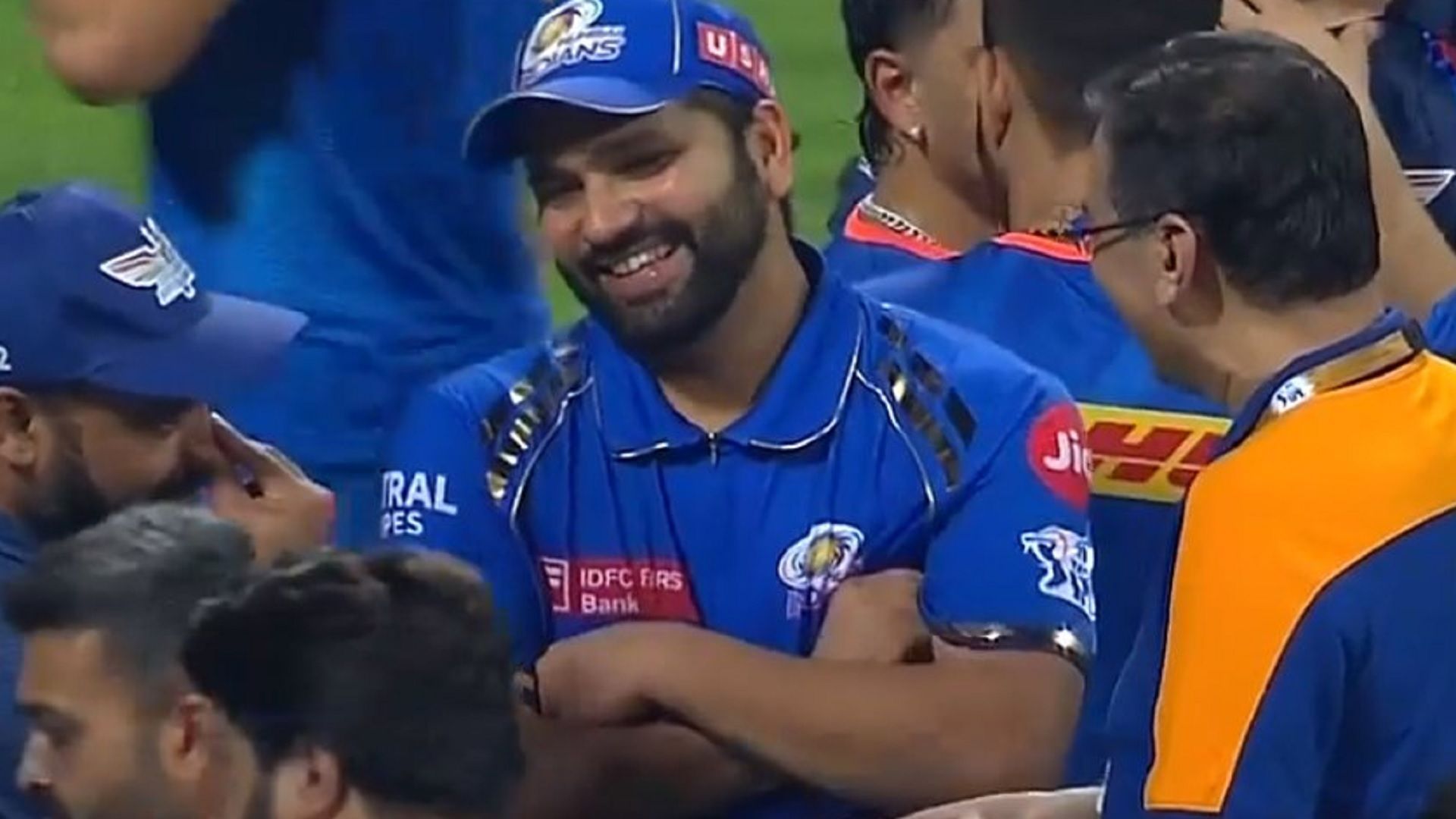 Rohit sharma-Sanjiv Goenka: रोहित शर्मा और LSG के मालिक संजीव गोयनका के बीच बातचीत वायरल, मुंबई-लखनऊ के आखिरी मैच के बाद वाले सीन से फैंस हैरान