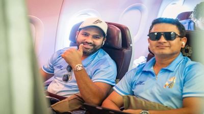 IPL 2024: पीयूष चावला के पोस्ट ने कर दिया सबकुछ साफ, रोहित शर्मा छोड़ रहे हैं मुंबई इंडियंस? कहा- आखिर के लिए बचाकर रखा था फ्लाइट में एक साथ बैठे रोहित शर्मा और पीयूष चावला