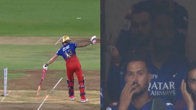 Faf du Plessis run-out: फाफ डु प्लेसी को भी नहीं हुआ यकीन, विराट कोहली भी रह गए हैरान, RCB के कप्तान के रन आउट पर बवाल, Video फाफ डु प्लेसी के रन आउट पर विराट कोहली का रिएक्शन