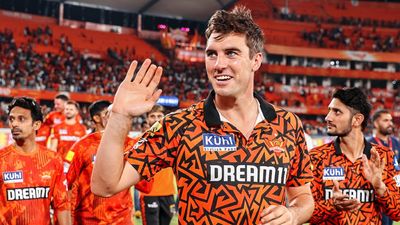 IPL 2024: पैट कमिंस ने भारतीय बल्लेबाज को बताया सबसे खौफनाक, बोले- मैं उसे बॉल नहीं फेंकना चाहूंगा पैट कमिंस आईपीएल 2024 में सनराइजर्स हैदराबाद के कप्तान हैं.