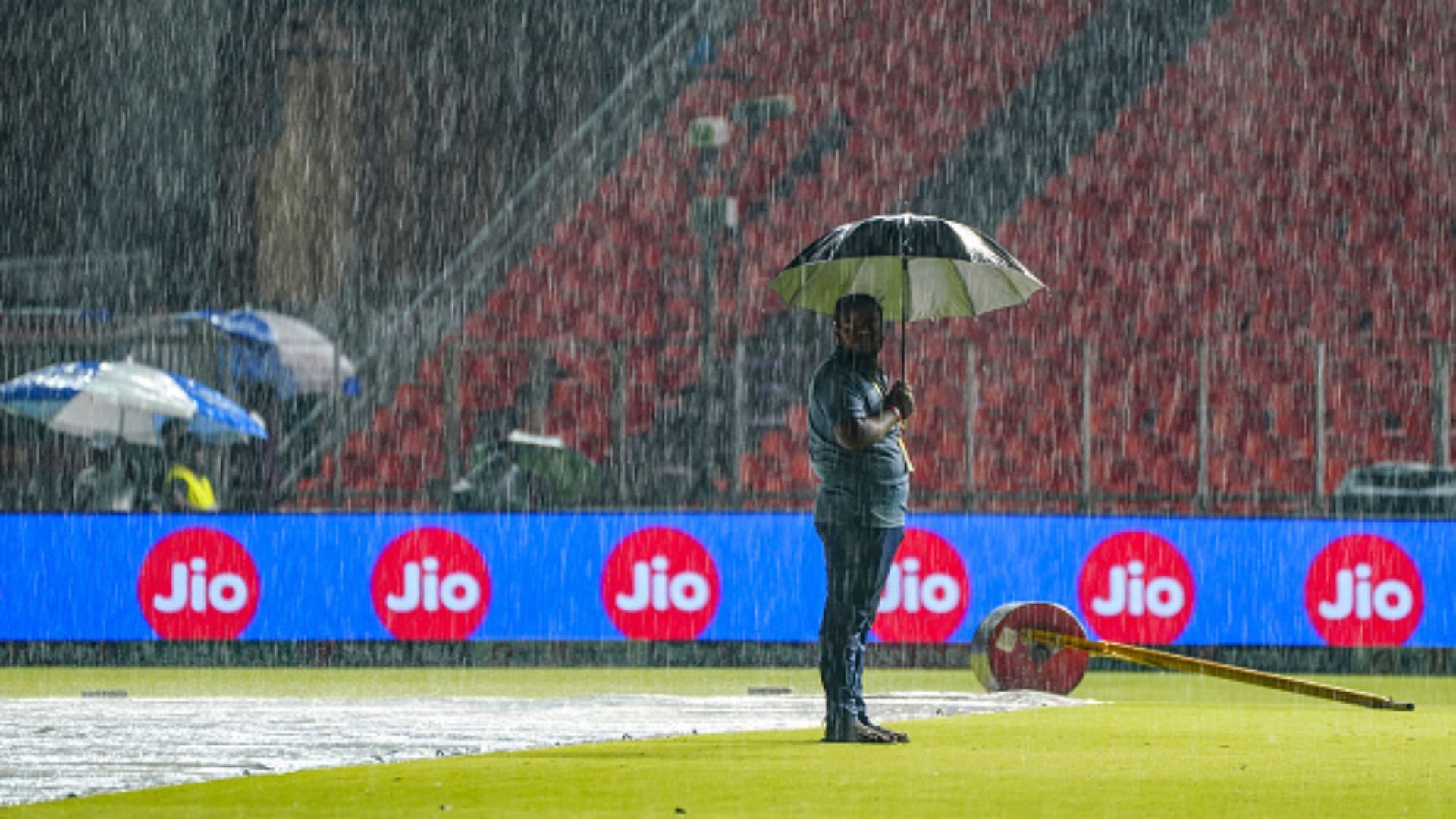 KKR vs SRH Qualifier-1 : बारिश की भेंट चढ़ा मैच तो भी फैंस के लिए आई बड़ी खुशखबरी, इस नियम से रिजर्व डे की जरूरत ही नहीं पड़ेगी