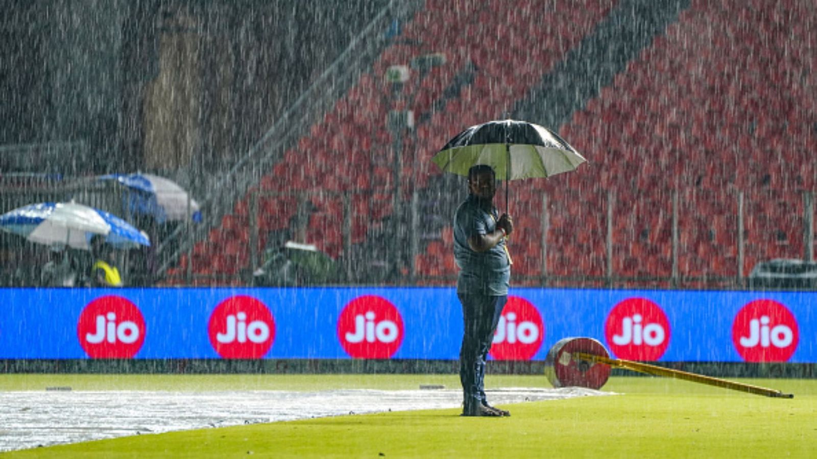 KKR vs SRH Qualifier-1 : बारिश की भेंट चढ़ा मैच तो भी फैंस के लिए आई बड़ी खुशखबरी, इस नियम से रिजर्व डे की जरूरत ही नहीं पड़ेगी KKR vs SRH Qualifier-1 : बारिश की भेंट चढ़ा मैच तो भी फैंस के लिए आई बड़ी खुशखबरी, इस नियम से रिजर्व डे की जरूरत ही नहीं पड़ेगी