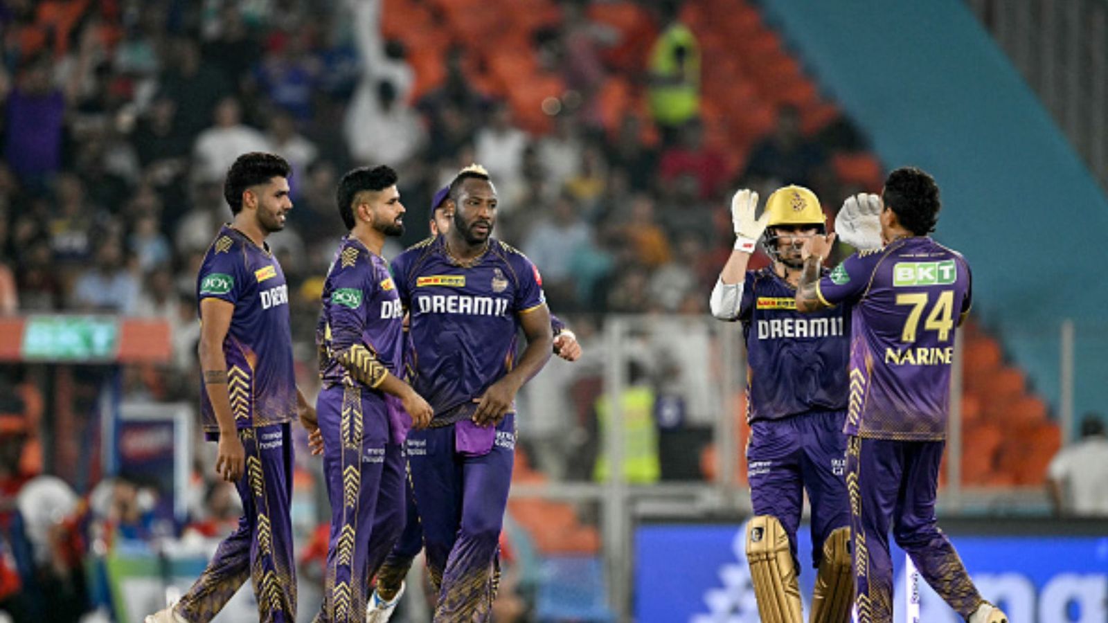 1800 KM दूर बीमार मां को KKR के लिए छोड़कर IPL में लौटा ये पठान, फाइनल में जाते ही बयां किया दर्द, कहा - उनकी हालत... 1800 KM दूर बीमार मां को KKR के लिए छोड़कर IPL में लौटा ये पठान, फाइनल में जाते ही बयां किया दर्द, कहा - उनकी हालत...