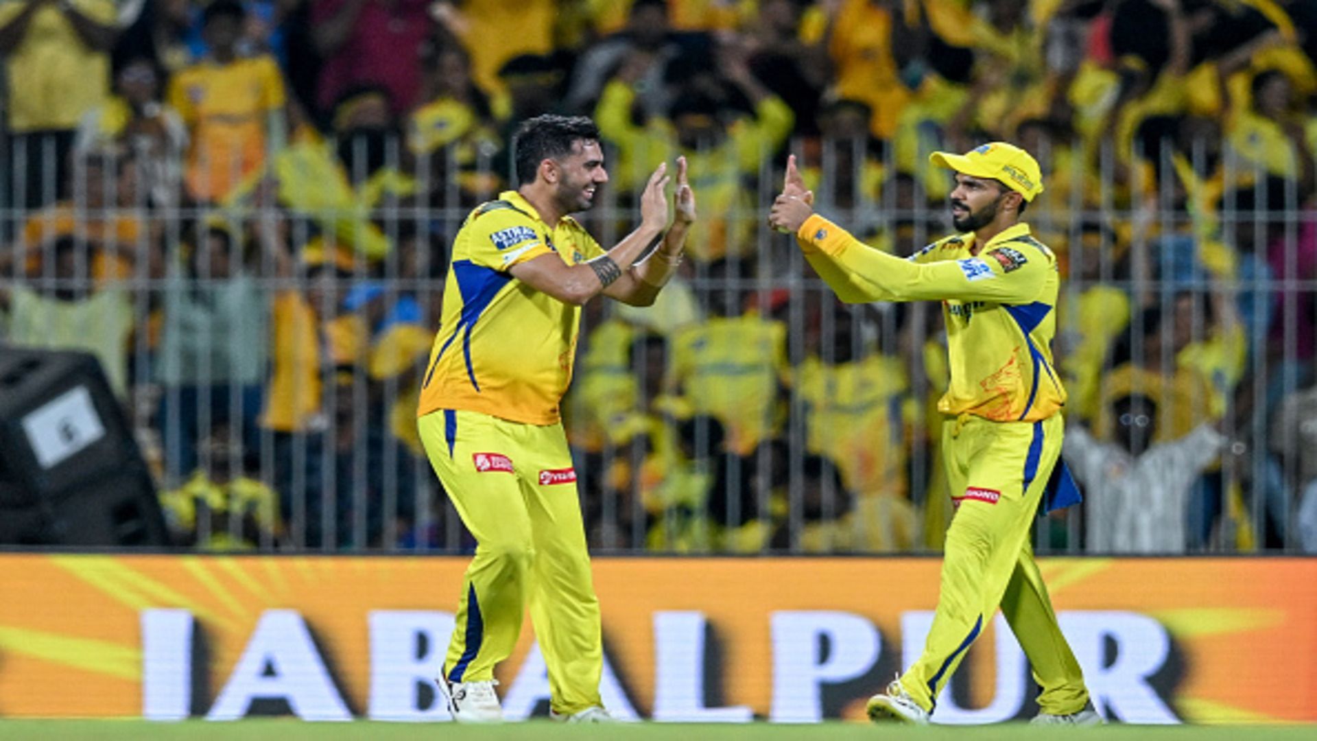 IPL 2024: अंबाती रायडू के बाद अब दीपक चाहर और पथिराना ने भी आग में डाली घी, RCB ट्रोल का है मामला IPL 2024: अंबाती रायडू के बाद अब दीपक चाहर और पथिराना ने भी आग में डाली घी, RCB ट्रोल का है मामला