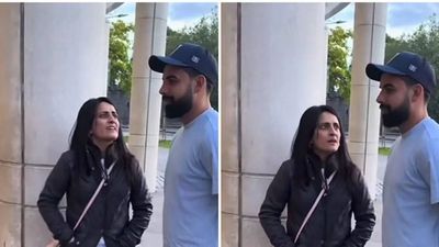 ENG vs PAK: आपको इतने छक्के क्यों पड़ते हैं? शादाब खान के साथ पहले महिला फैन ने खिंचवाई फोटो, फिर कर डाली बेइज्जती! शादाब खान के साथ महिला फैन