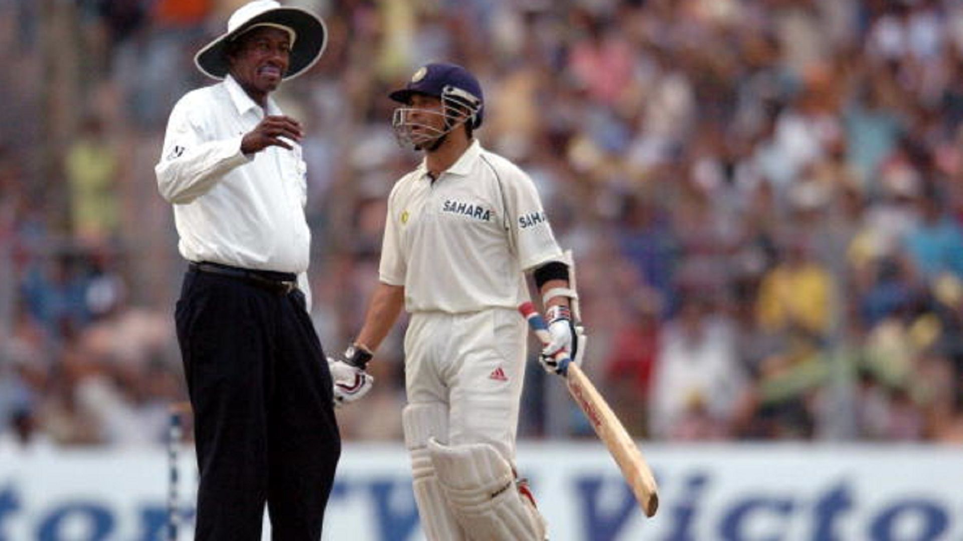 On This Day : सचिन तेंदुलकर का 'दुश्मन' पैदा हुआ, हाथ धोकर मास्टर ब्लास्टर के पीछे पड़ गया गणित का टीचर  