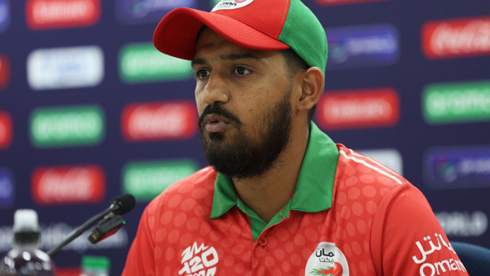 T20 World Cup: ओमान ने ऑस्ट्रेलिया को धूल चटाने के लिए भरी हुंकार, कप्तान बोले- उनके पास तकनीक वाले बल्लेबाजों की कमी T20 World Cup: ओमान ने ऑस्ट्रेलिया को धूल चटाने के लिए भरी हुंकार, कप्तान बोले- उनके पास तकनीक वाले बल्लेबाजों की कमी