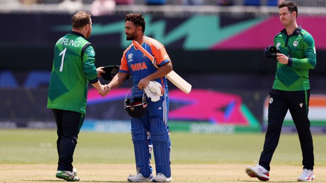 T20 World Cup 2024 में ऋषभ पंत अब क्या नंबर तीन पर ही खेलते नजर आएंगे ? टीम इंडिया के बैटिंग कोच ने दिया ये जवाब आयरलैंड के सामने टीम इंडिया को मैच जिताने के बाद ऋषभ पंत