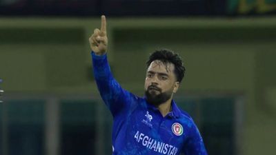 T20 WC 2024 AFG vs NZ: राशिद खान ने न्यूजीलैंड के खिलाफ रचा इतिहास, टी20 वर्ल्ड कप में चकनाचूर किया दिग्गज का रिकॉर्ड अफगानिस्तान के गेंदबाज राशिद खान