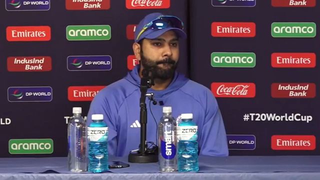 IND vs PAK Pitch: रोहित शर्मा ने प्रेस कॉन्फ्रेंस में न्यूयॉर्क पिच पर आईसीसी को खूब सुनाया, बोले- क्यूरेटर को... रोहित शर्मा ने लगातार न्यूयॉर्क पिच पर सवाल उठाए हैं.