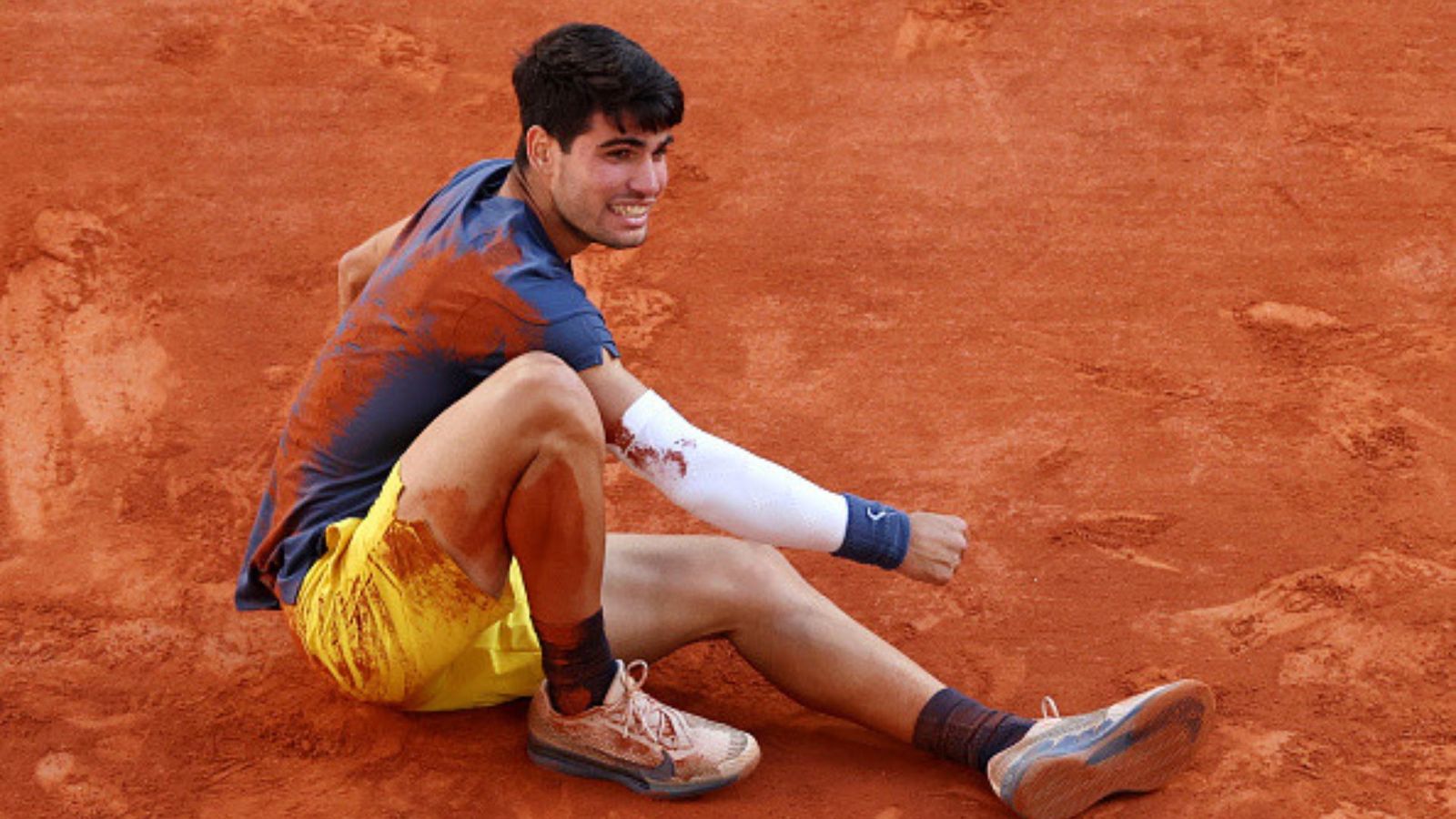 French Open: कार्लोस अल्कराज बने फ्रेंच ओपन के बादशाह, 4 घंटे में जीता फाइनल, रच दिया इतिहास French Open: कार्लोस अल्कराज बने फ्रेंच ओपन के बादशाह, 4 घंटे में जीता फाइनल, रच दिया इतिहास