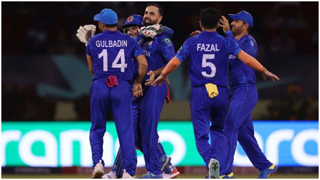 T20 WC 2024: 39 साल के क्रिकेटर ने दुनिया के हर खिलाड़ी को छोड़ा पीछे, बना नंबर 1, टॉप 10 में एक ही भारतीय विकेट लेने के बाद मोहम्मद नबी को गले लगाते साथी खिलाड़ी