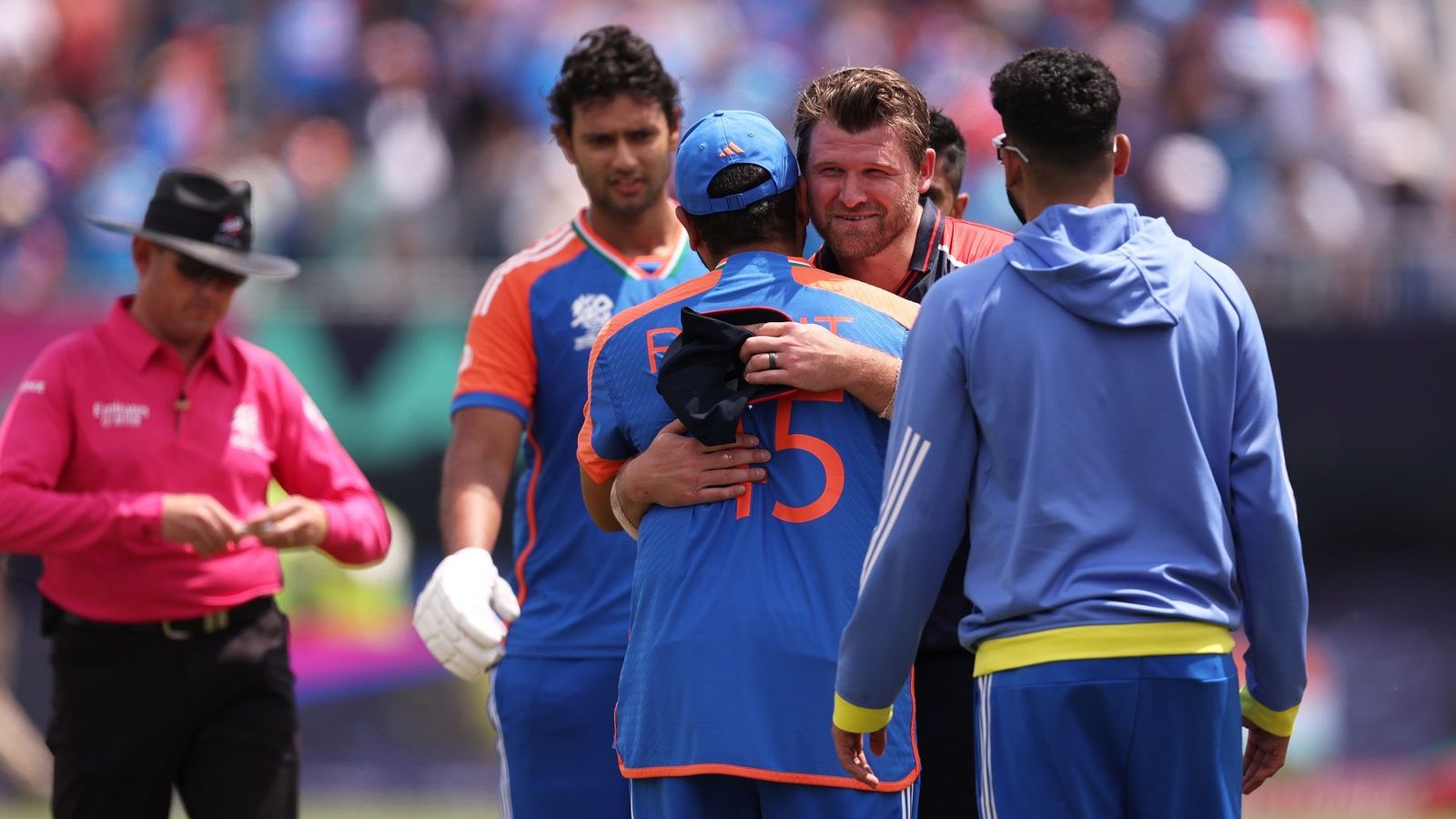 IND vs USA: टीम इंडिया को पांच पेनल्टी रन मिलने पर भारतीय दिग्गज का बड़ा बयान, कहा- अमेरिका को सलाम, इसने बहुत... IND vs USA: टीम इंडिया को पांच पेनल्टी रन मिलने पर भारतीय दिग्गज का बड़ा बयान, कहा- अमेरिका को सलाम, इसने बहुत...