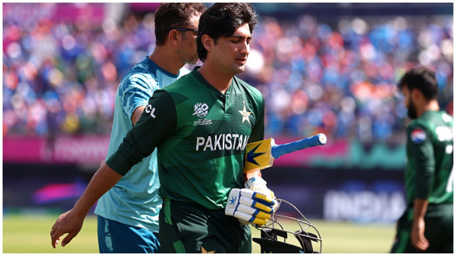 T20 WC 2024: भारत से हार के बाद पाकिस्तानी खिलाड़ियों के निकले आंसू, किसी ने भी नहीं खाया खाना, जानें क्या है पूरा मामला T20 WC 2024: भारत से हार के बाद पाकिस्तानी खिलाड़ियों के निकले आंसू, किसी ने भी नहीं खाया खाना, जानें क्या है पूरा मामला