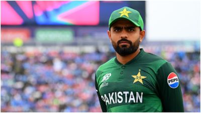 T20 WC 2024: 'मेरे 8 साल पुराने आंकड़े तुमसे बेहतर हैं' लाइव शो में पाकिस्तानी क्रिकेटर ने बाबर आजम से की तुलना, बताया 'फेक किंग' टॉस के दौरान बाबर आजम