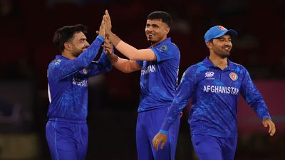 अफगानिस्तान को भारत के खिलाफ सुपर 8 मुकाबले से पहले तगड़ा झटका, मैच विनिंग गेंदबाज T20 World Cup 2024 से बाहर, रिप्लेसमेंट की हुई एंट्री मुजीब उर रहमान टी20 वर्ल्ड कप से बाहर (PC: Getty)