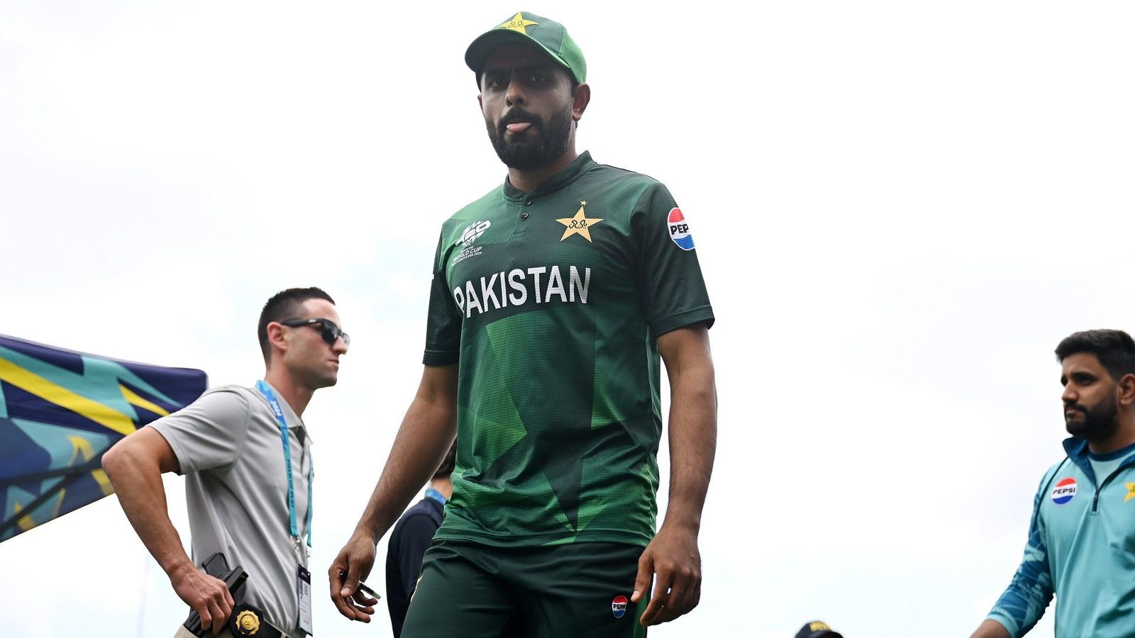 बाबर आजम-शाहीन अफरीदी को टीम से निकालने की मांग, पाकिस्तान के T20 World Cup से बाहर होने के बाद बोला PAK स्टार- ये सोशल मीडिया के किंग हैं बाबर आजम-शाहीन अफरीदी को टीम से निकालने की मांग, पाकिस्तान के T20 World Cup से बाहर होने के बाद बोला PAK स्टार- ये सोशल मीडिया के किंग हैं