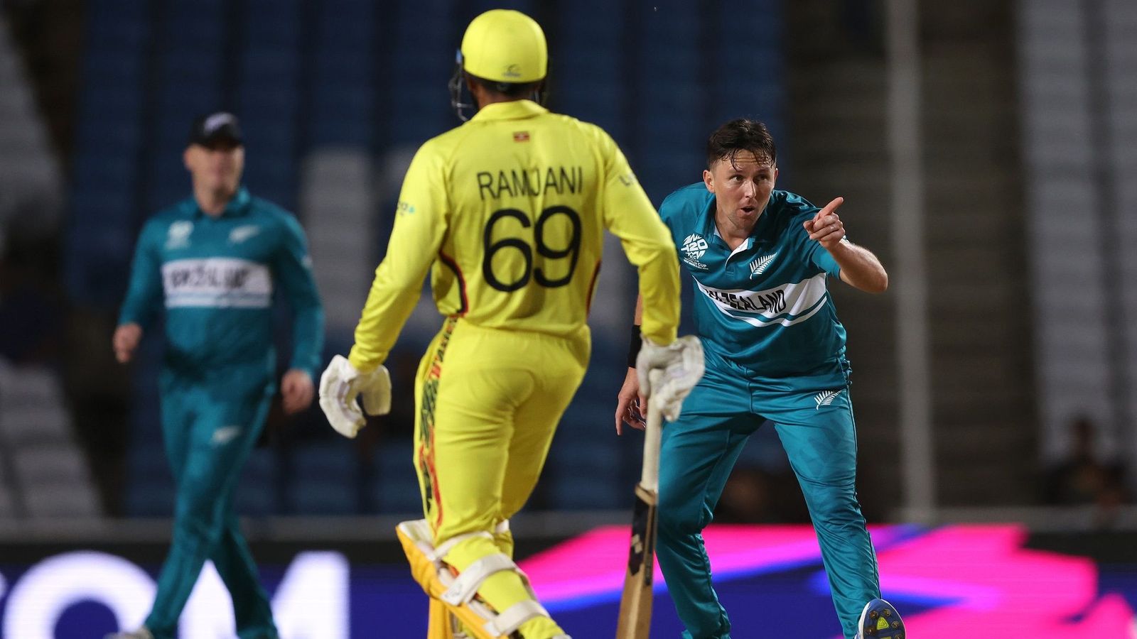 NZ vs UGA: न्यूजीलैंड ने महज 32 गेंदों में जीता मैच, सुपर 8 की रेस से बाहर होने के बाद T20 World Cup 2024 में खोला अपना खाता NZ vs UGA: न्यूजीलैंड ने महज 32 गेंदों में जीता मैच, सुपर 8 की रेस से बाहर होने के बाद T20 World Cup 2024 में खोला अपना खाता