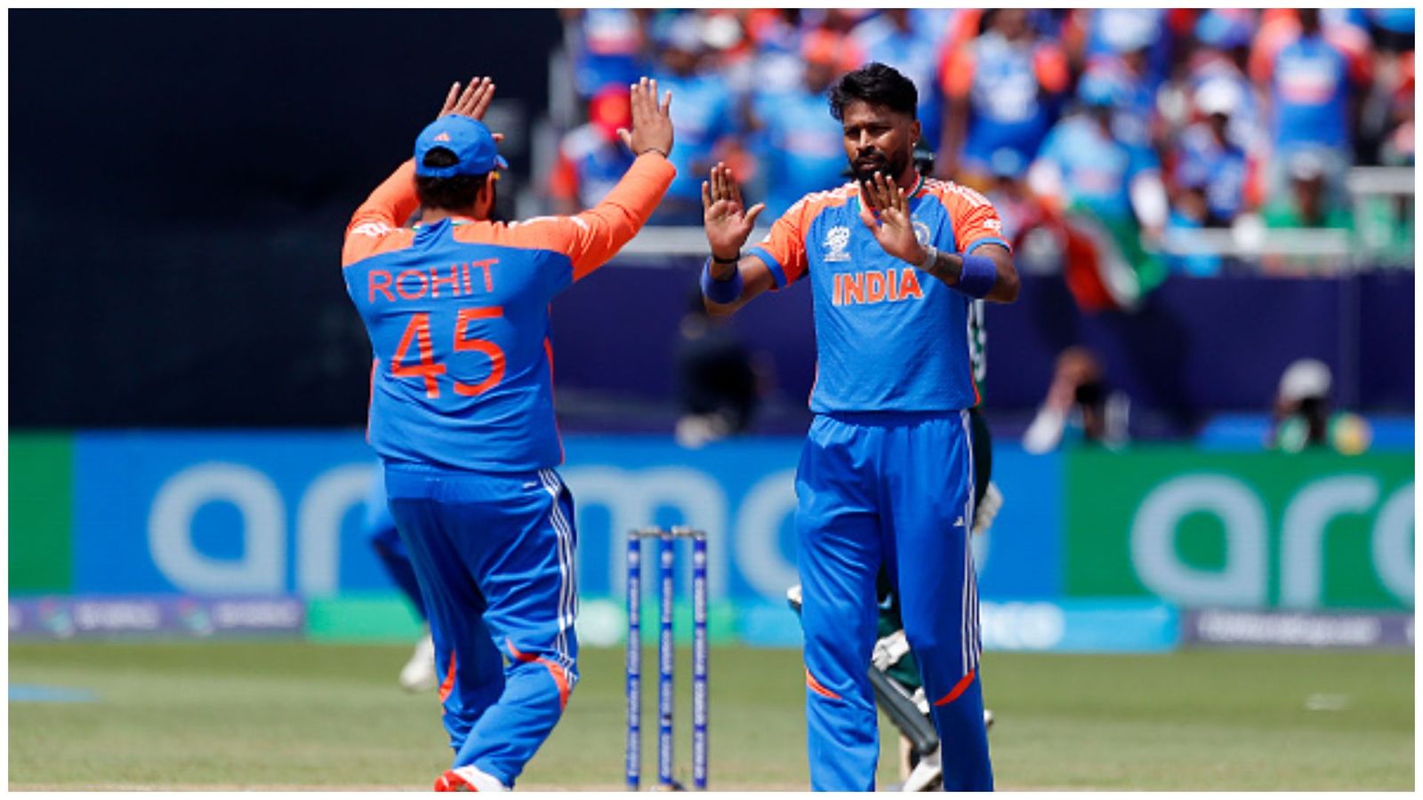 T20 WC 2024: क्या रोहित शर्मा की वजह से हार्दिक पंड्या की हो पाई है फॉर्म वापसी? जानें कैसे IPL विवाद भुला हिटमैन ने भारत के लिए पलटा खेल T20 WC 2024: क्या रोहित शर्मा की वजह से हार्दिक पंड्या की हो पाई है फॉर्म वापसी? जानें कैसे IPL विवाद भुला हिटमैन ने भारत के लिए पलटा खेल