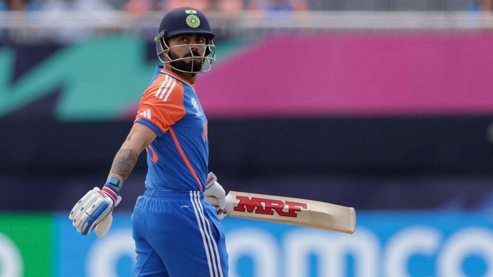 T20 WC 2024: 'हमारा नेता कैसा हो..' स्टेडियम में फैंस ने लगाए विराट कोहली के नारे, भारतीय स्टार का दिल जीतने वाला रिएक्शन वायरल T20 WC 2024: 'हमारा नेता कैसा हो..' स्टेडियम में फैंस ने लगाए विराट कोहली के नारे, भारतीय स्टार का दिल जीतने वाला रिएक्शन वायरल