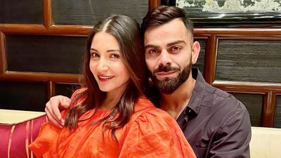 अनुष्का शर्मा ने T20 World Cup के बीच विराट कोहली के लिए लिखी इमोशनल पोस्ट, कहा- कोई आदमी... विराट कोहली और अनुष्का शर्मा