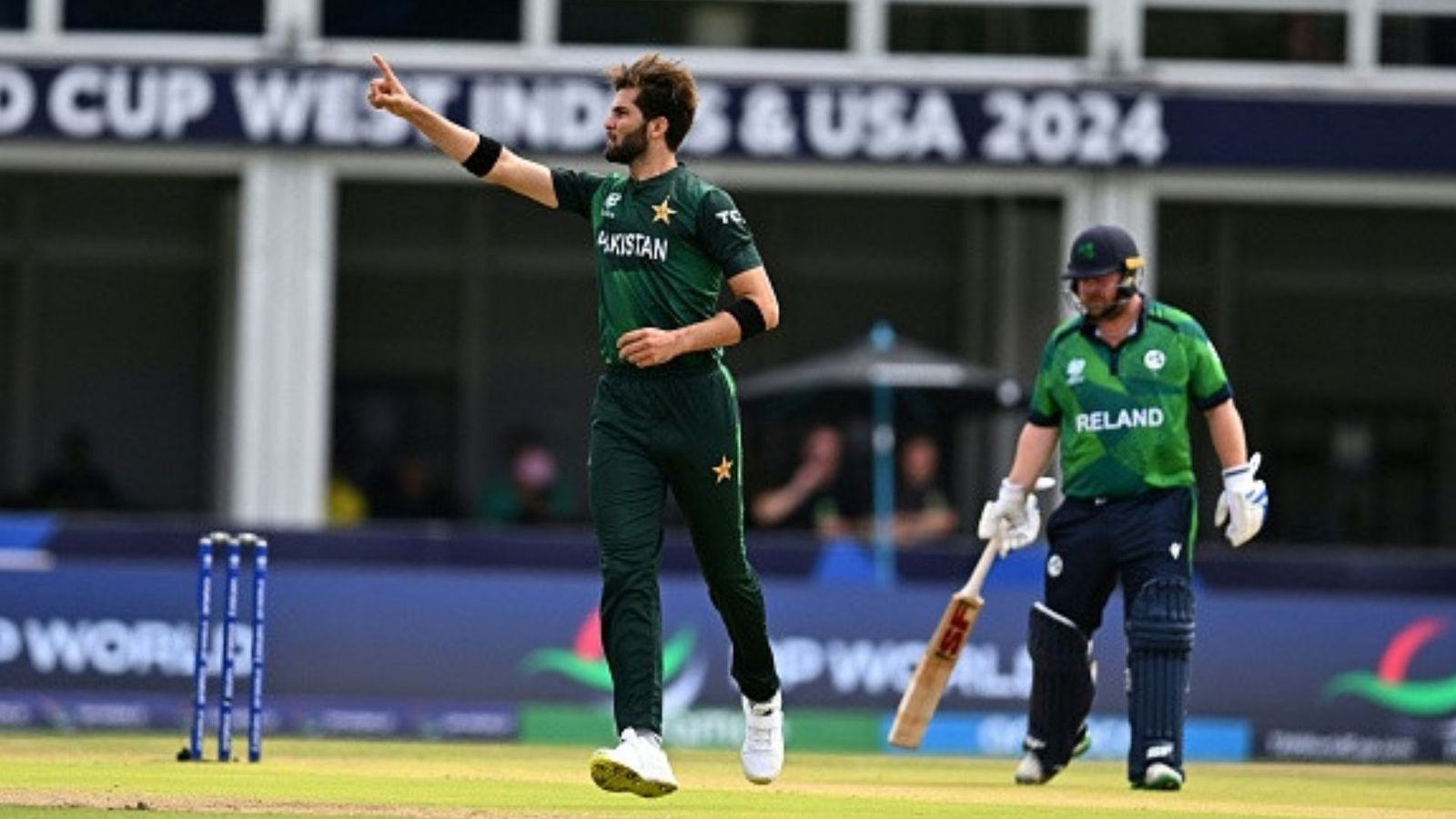 PAK vs IRE : शाहीन के कहर से 106 रन ही बना सकी आयरलैंड, पाकिस्तान ने गिरते-पड़ते बाबर आजम की पारी से 3 विकेट से जीता आखिरी मैच PAK vs IRE : शाहीन के कहर से 106 रन ही बना सकी आयरलैंड, पाकिस्तान ने गिरते-पड़ते बाबर आजम की पारी से 3 विकेट से जीता आखिरी मैच