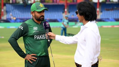 बाबर आजम का पाकिस्तानी टीम की कप्तानी छोड़ने पर दंग कर देने वाला बयान, बोले-PCB ने मुझे वापस कमान दी थी, अब घर लौटने के बाद... बाबर आजम ने कहा कि उनकी कप्तानी पर फैसला पाकिस्तान क्रिकेट बोर्ड करेगा