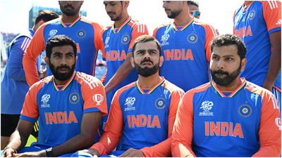 T20 World Cup 2024 में ऑस्ट्रेलिया, साउथ अफ्रीका और वेस्टइंडीज ने किया वो कमाल जो टीम इंडिया को करने नहीं दिया गया टीम फोटोशूट के दौरान जसप्रीत बुमराह, विराट कोहली और रोहित शर्मा