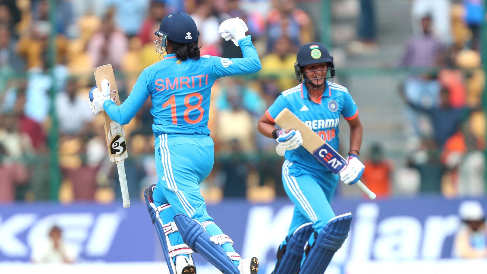 IND W vs SA W : स्मृति मांधना ने 136 रन की पारी से रचा इतिहास, हरमनप्रीत कौर ने भी जड़ा सैकड़ा, महिला टीम इंडिया के लिए पहली बार हुआ ऐसा IND W vs SA W : स्मृति मांधना ने 136 रन की पारी से रचा इतिहास, हरमनप्रीत कौर ने भी जड़ा सैकड़ा, महिला टीम इंडिया के लिए पहली बार हुआ ऐसा