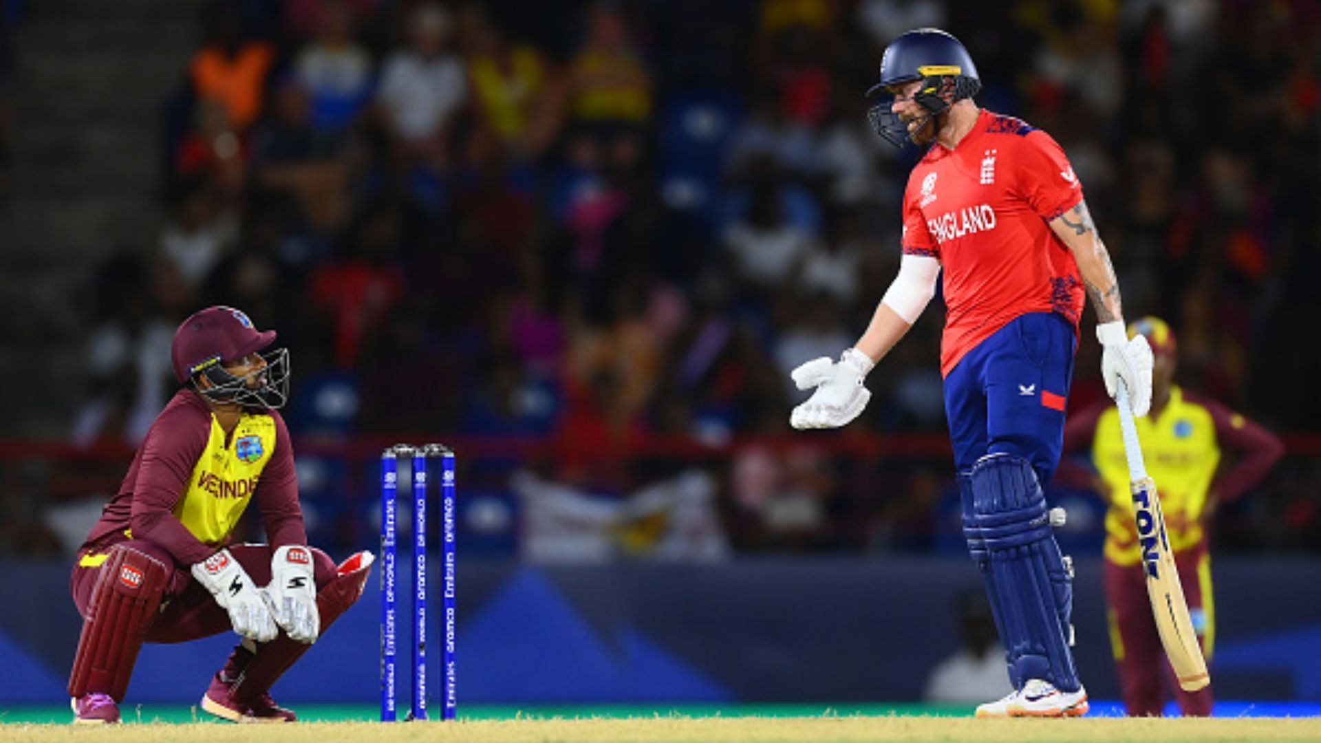 WI vs ENG: निकोलस पूरन ने बेसबॉल की भाषा में गेंदबाज से की बात, विकेटकीपिंग के दौरान ग्लव्स से किया गया इशारा वायरल, VIDEO