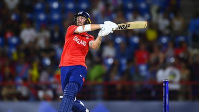 T20 World Cup 2024 : 4,6,4,6,6,4, KKR के बल्लेबाज ने उड़ाया गर्दा, युवराज सिंह के बाद टी20 वर्ल्ड कप में ऐसा करने वाले बने दूसरे बल्लेबाज वेस्टइंडीज के सामने सिक्स मारने के दौरान इंग्लैंड के बल्लेबाज फिल साल्ट